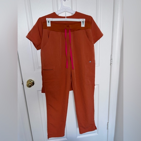 Figs - Small top; Medium Bottoms - one pocket top and skinny style pants - Picture 2 of 3